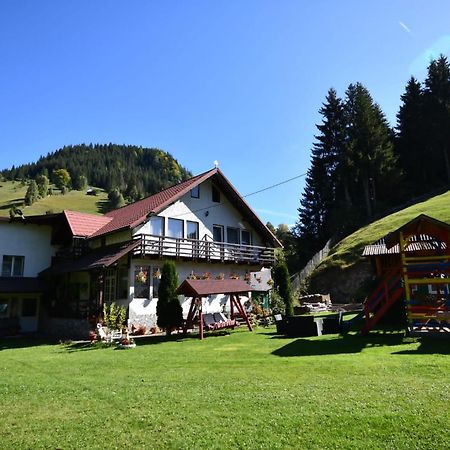 Casa Stefanut Hotel Moeciu De Sus Bagian luar foto