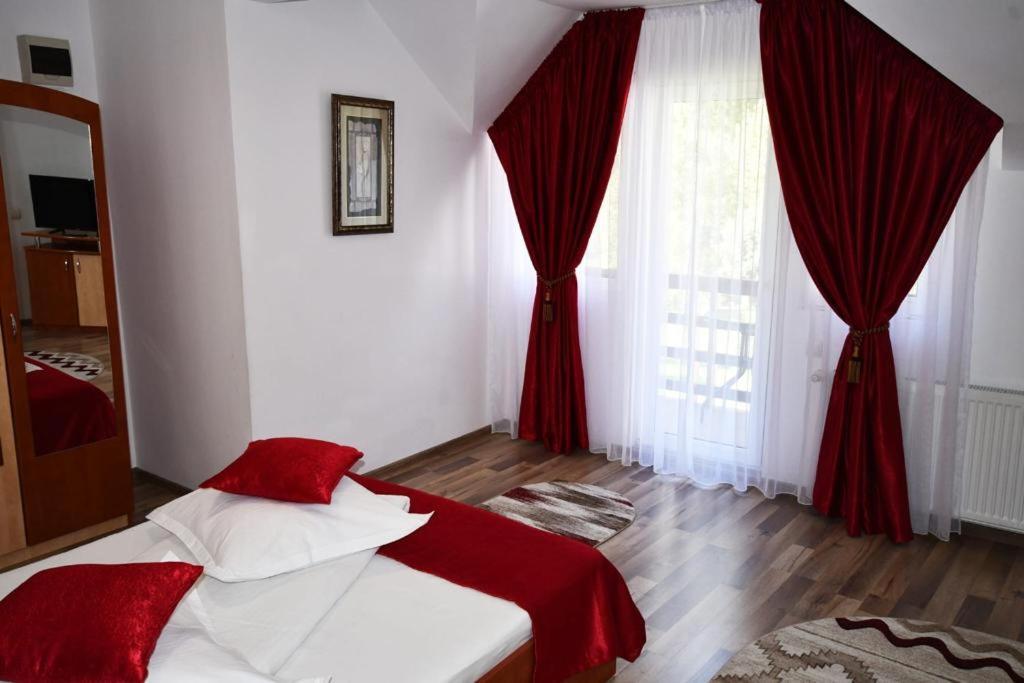 Casa Stefanut Hotel Moeciu De Sus Bagian luar foto