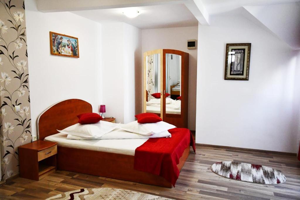 Casa Stefanut Hotel Moeciu De Sus Bagian luar foto