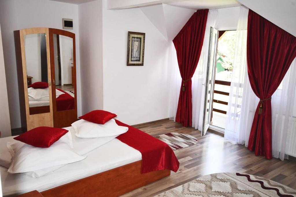 Casa Stefanut Hotel Moeciu De Sus Bagian luar foto