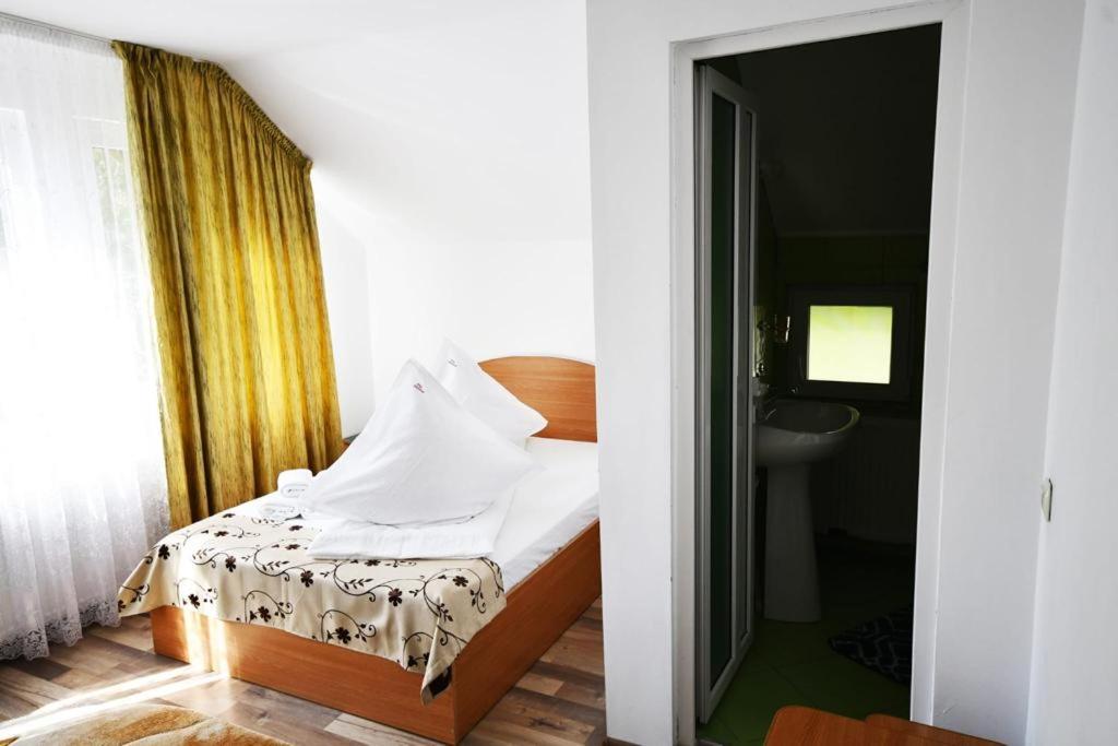 Casa Stefanut Hotel Moeciu De Sus Bagian luar foto